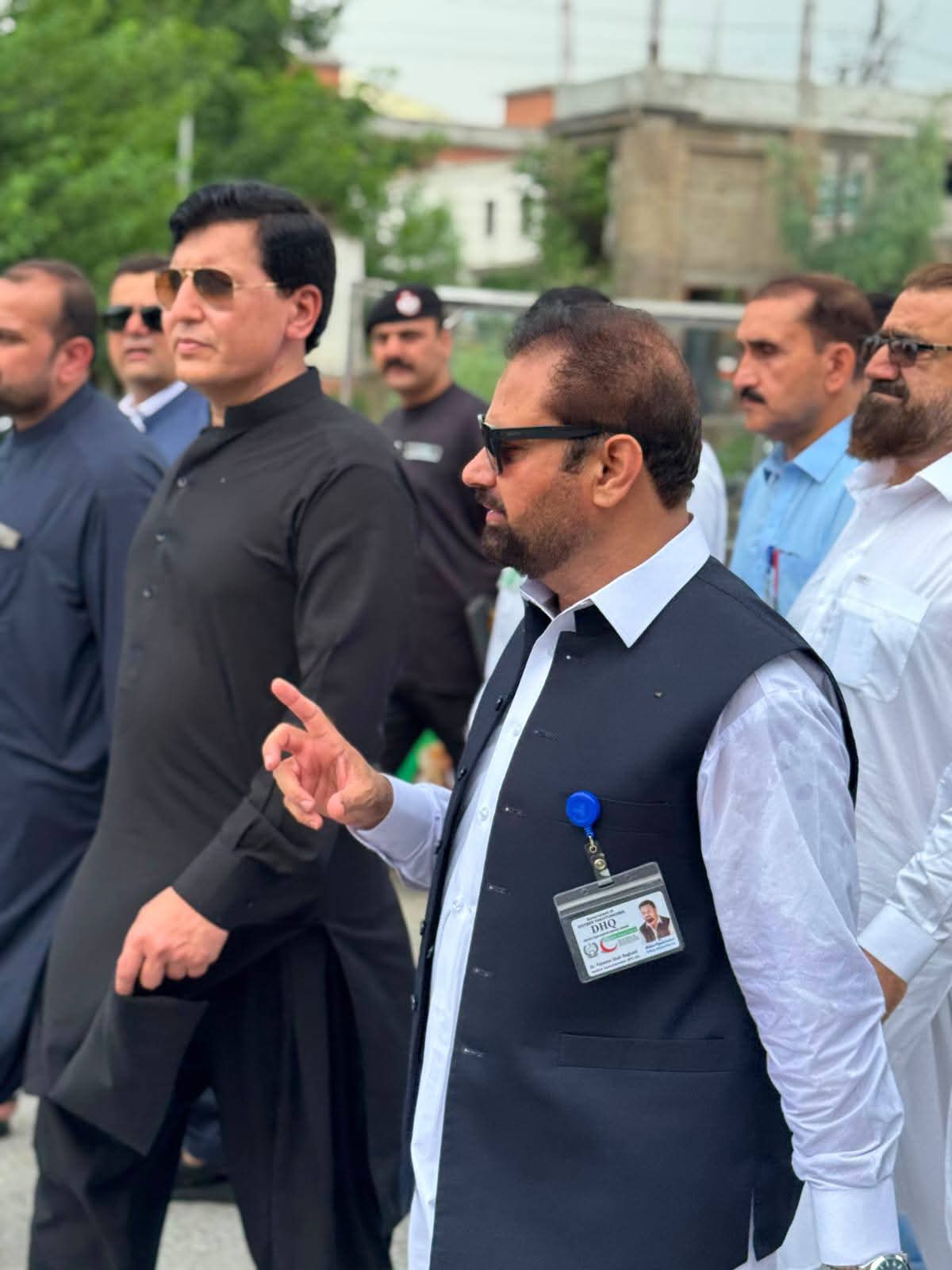 سید فیاض علی شاہ کا دورہ مردان ھسپتال۔ایم ایس ڈاکٹر روغانی بھی ھمراہ تھے