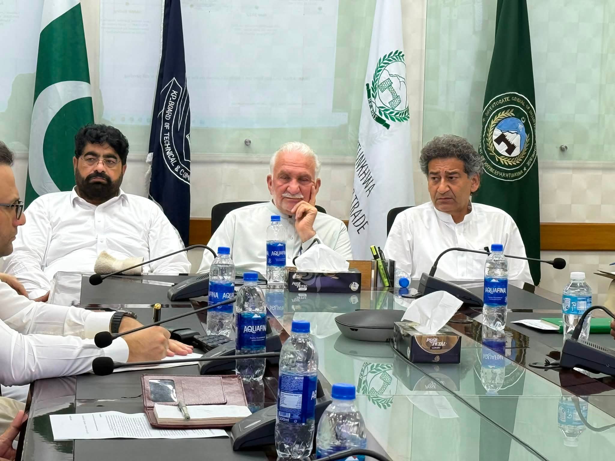 مردان میں 500 ایکٹر پر صعنتی زون تعمیر کر نے کا فیصلہ۔عاطف خان