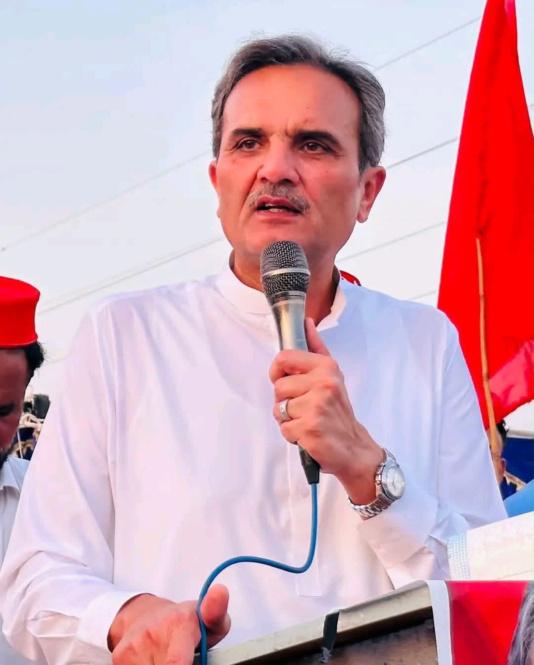 سابق وزیراعلیٰ خیبر پختونخوا امیر حیدر خان ہوتی کا کوہاٹ پولیس لائن کے قریب مسجد پر حملے کی مذمت